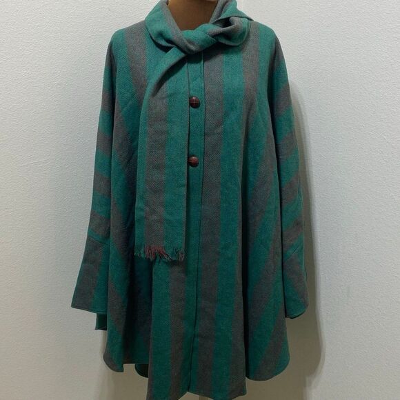 Triona Design Roisin Cape Poncho Donegal
Plaid Wool Ireland One Size Fits Most - Picture 4 of 8